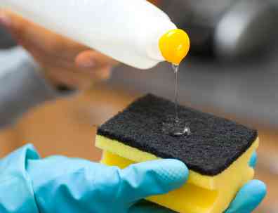 Cleaning_soap_and_sponge