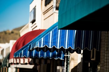 4_Examples_of_Attractive_Retail_Store_Awnings